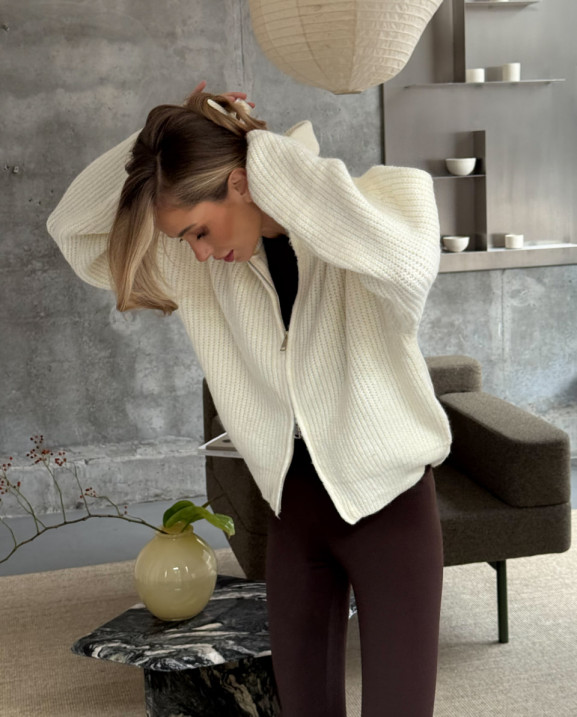 105 Кардиган в’язаний на блискавці